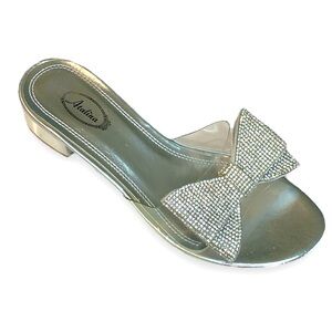 ATALINA SLIP ON SPARKLY SILVER BOW FRONT SANDALS. WOMEN’S SIZE 7.5